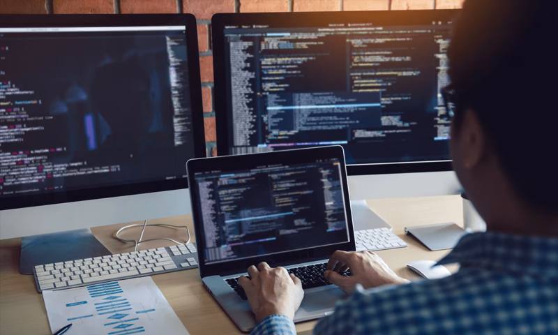 数据科学选型：R与Python如何赋能崇明县网站建设？